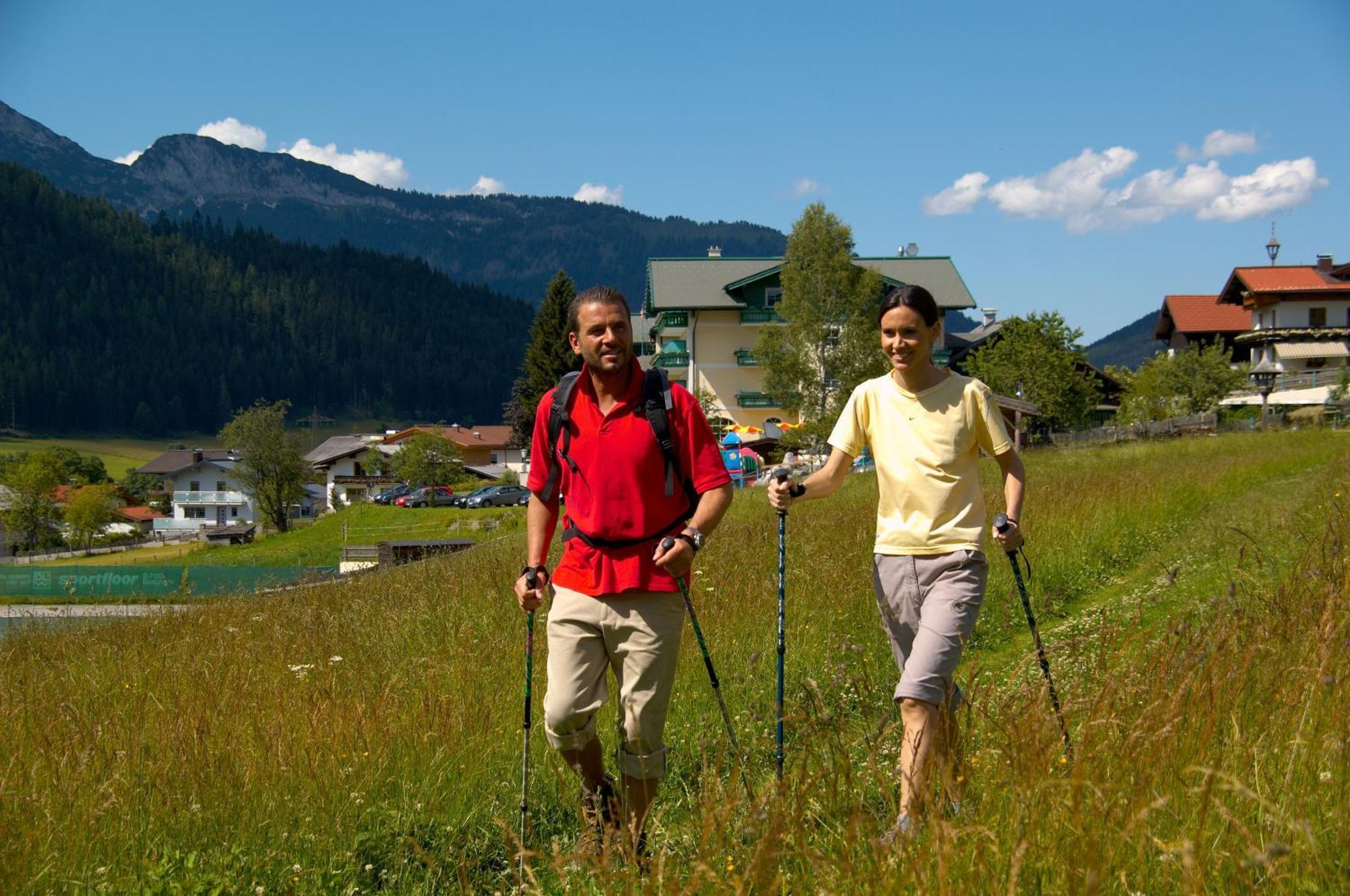 Wohlfühlresort und Feriengut Martinerhof Sankt Martin am Tennengebirge Exterior foto