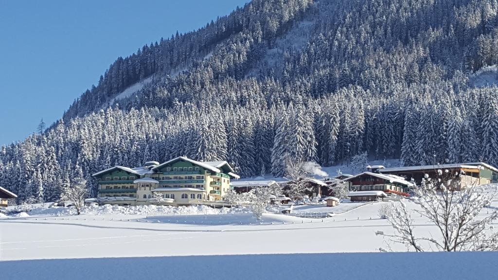 Wohlfühlresort und Feriengut Martinerhof Sankt Martin am Tennengebirge Exterior foto