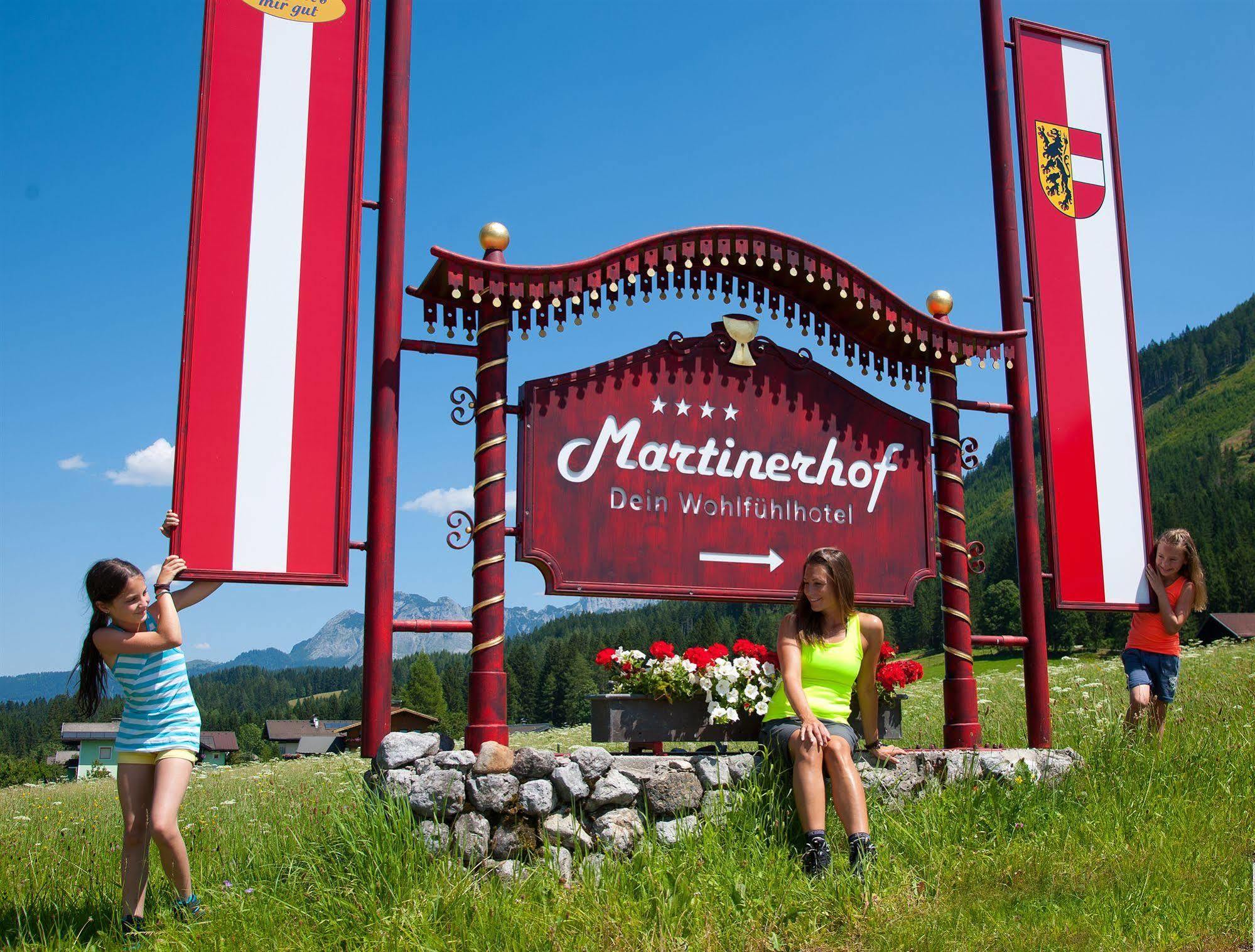 Wohlfühlresort und Feriengut Martinerhof Sankt Martin am Tennengebirge Exterior foto