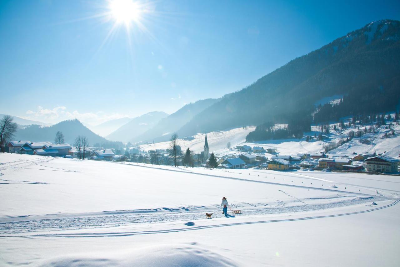 Wohlfühlresort und Feriengut Martinerhof Sankt Martin am Tennengebirge Exterior foto