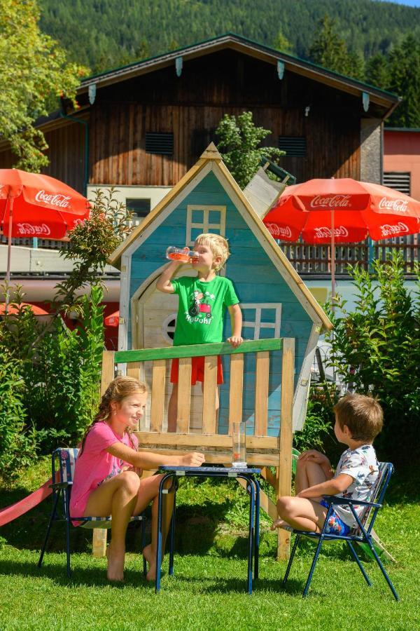 Wohlfühlresort und Feriengut Martinerhof Sankt Martin am Tennengebirge Exterior foto