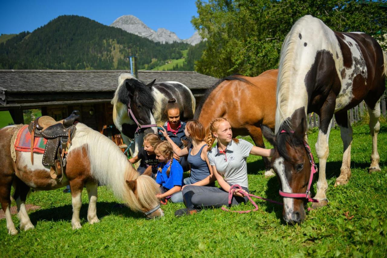 Wohlfühlresort und Feriengut Martinerhof Sankt Martin am Tennengebirge Exterior foto