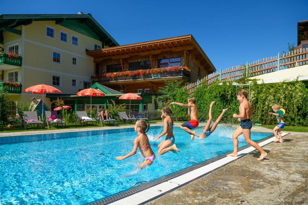 Wohlfühlresort und Feriengut Martinerhof Sankt Martin am Tennengebirge Exterior foto