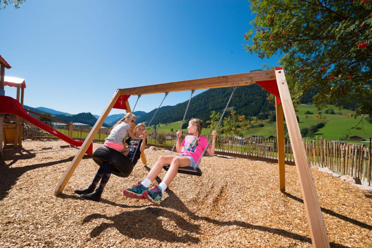 Wohlfühlresort und Feriengut Martinerhof Sankt Martin am Tennengebirge Exterior foto